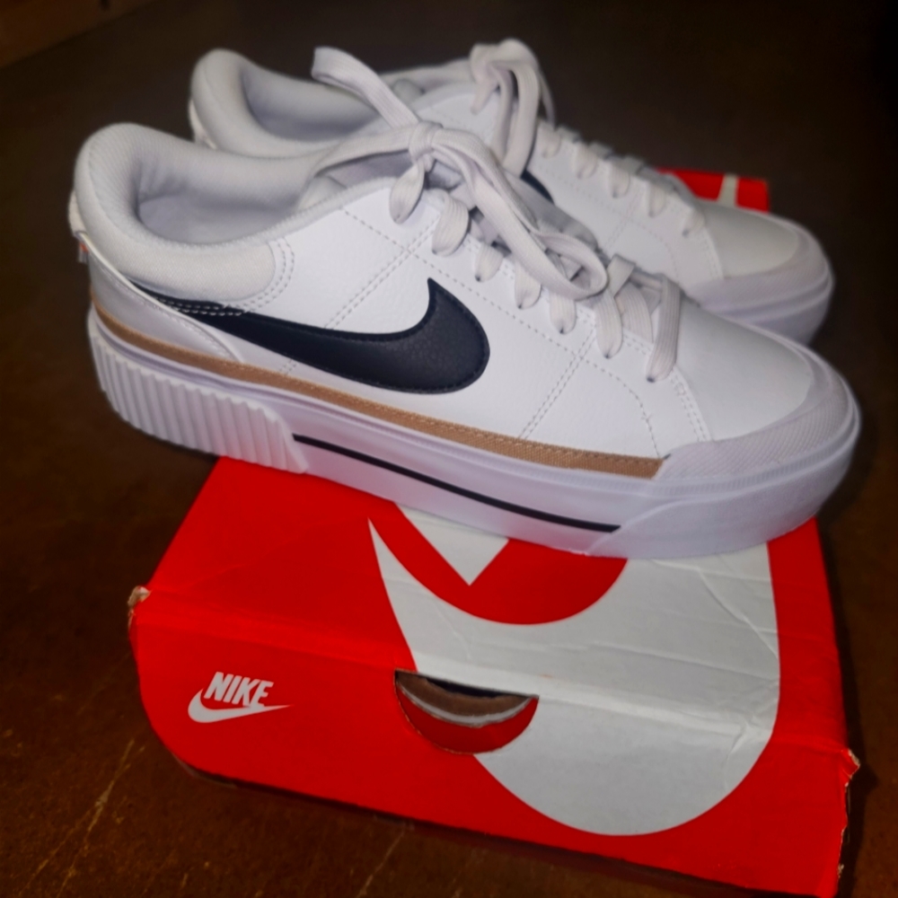 Nike legacy lift shoes